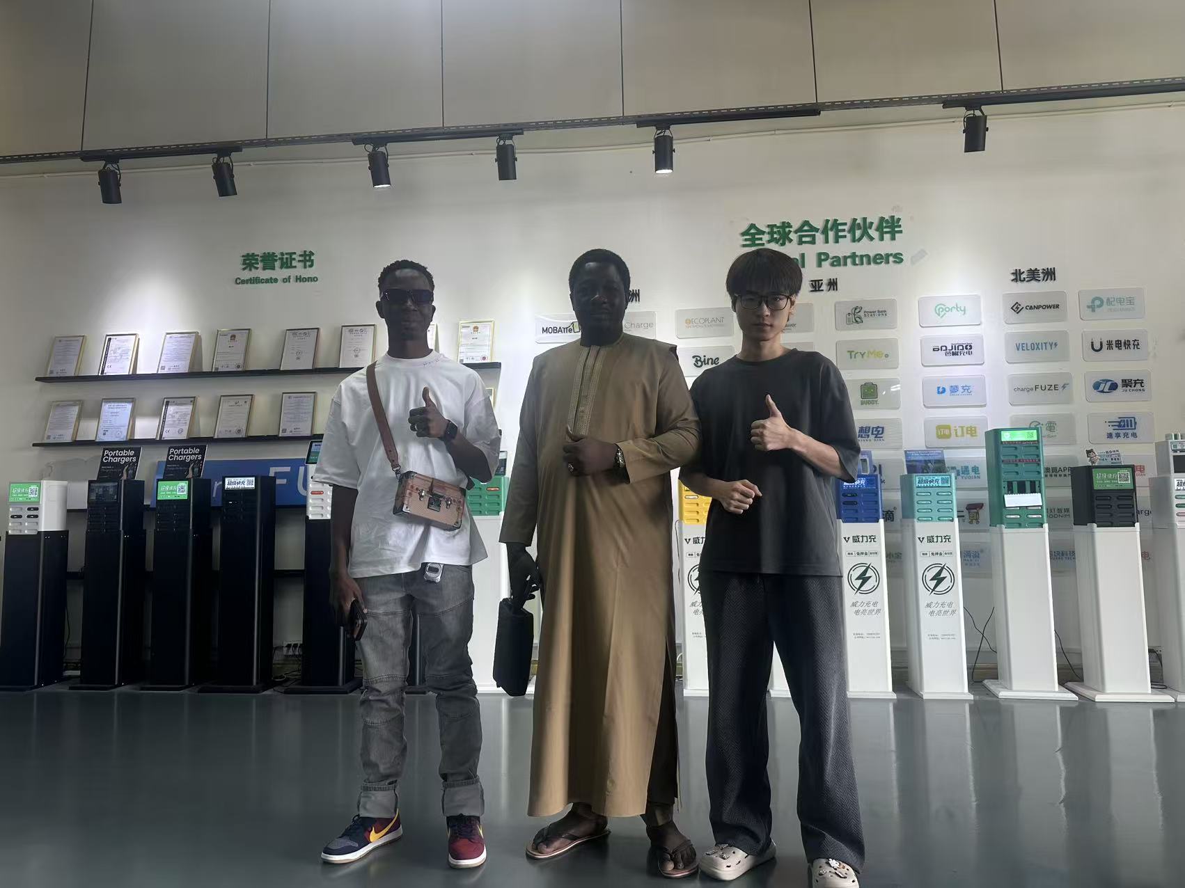 From Factory Visit to 500-Unit Launch: How Chaaks Chose WeLink for Its African Shared Power Bank Expansion